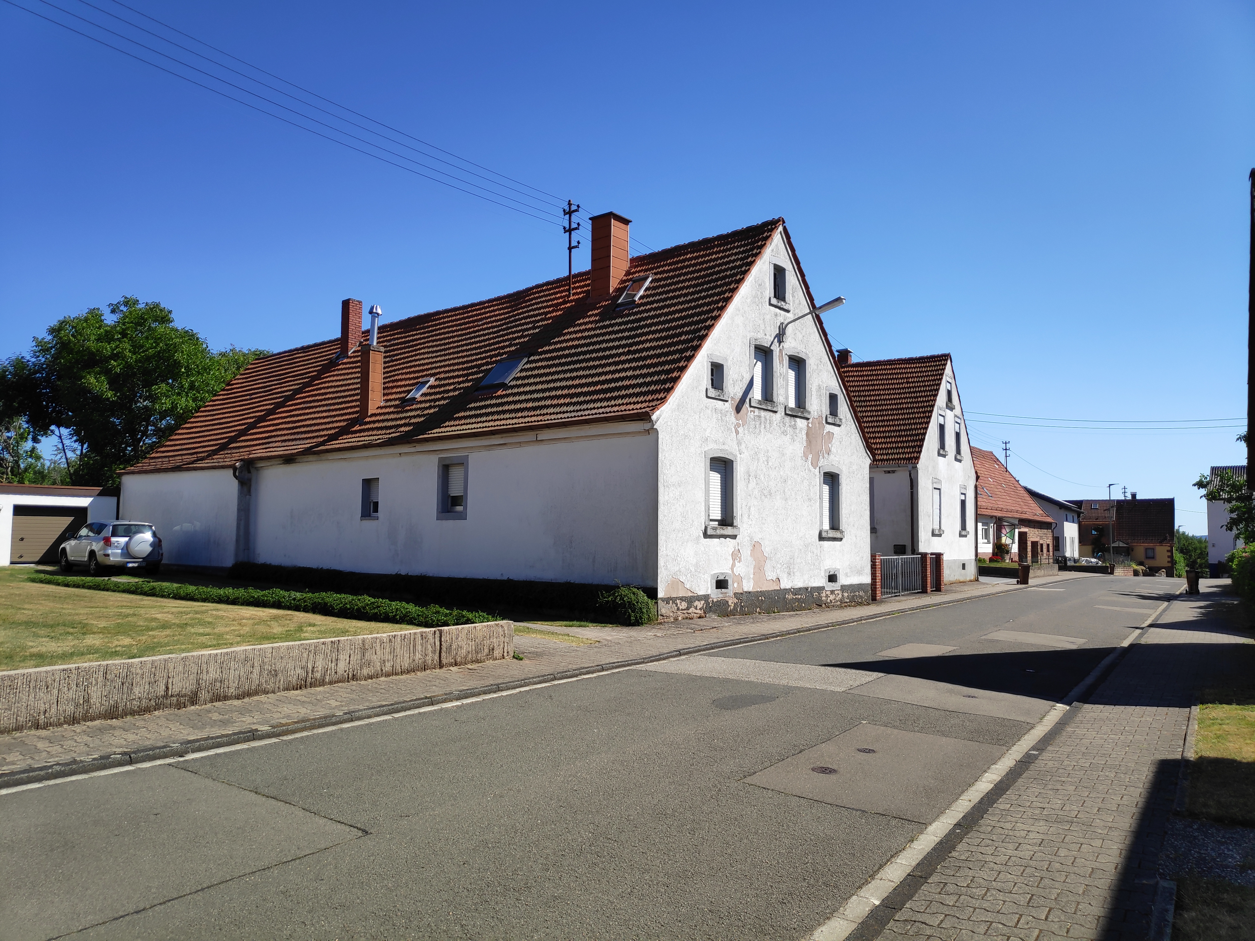 Ansicht von Straße-links